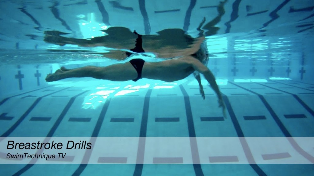 平泳ぎのタイミングを調整する為の２つのドリル