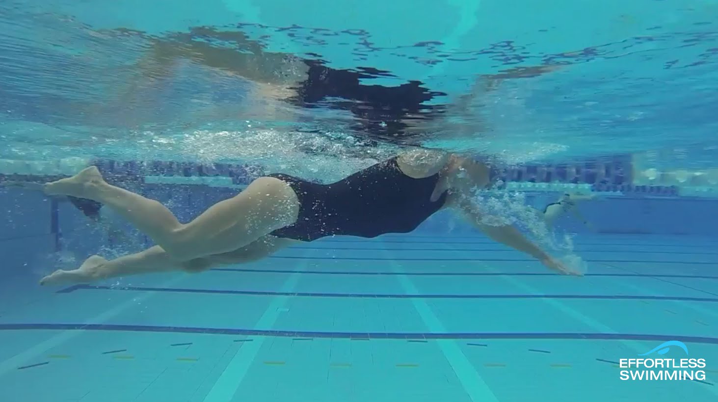 星 0.01秒差で予選通過を決める 世界水泳