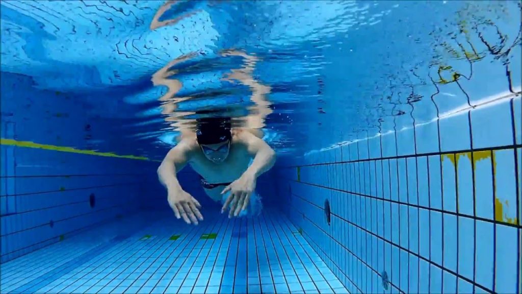 【水泳】速くなるために必要な技術、スカーリングで意識したいポイント
